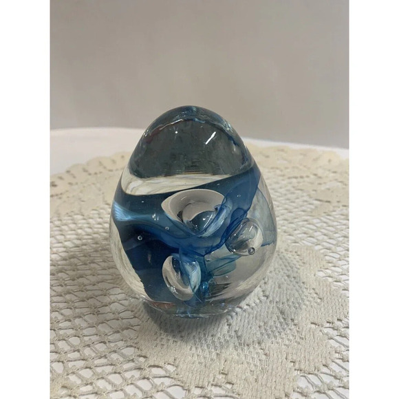 Vintage Blue & Clear Art Glass Heavy Weight Egg Shaped Paperweight Signed - Picture 5 of 10
